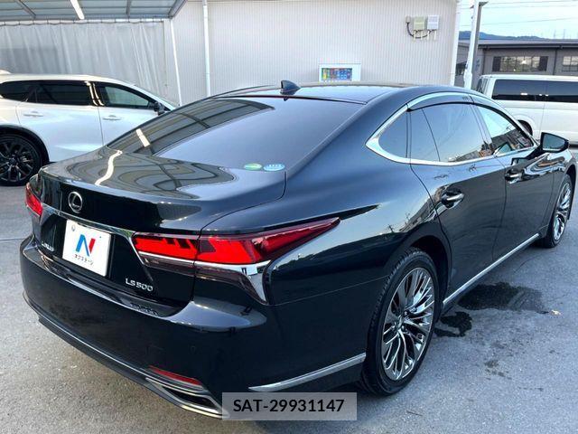 Lexus LS 2018-05 8230625-19