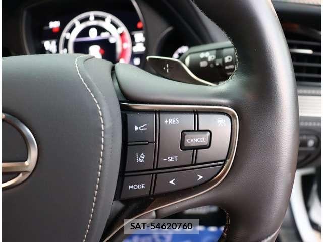 Lexus LS 2021-03 8245724-12