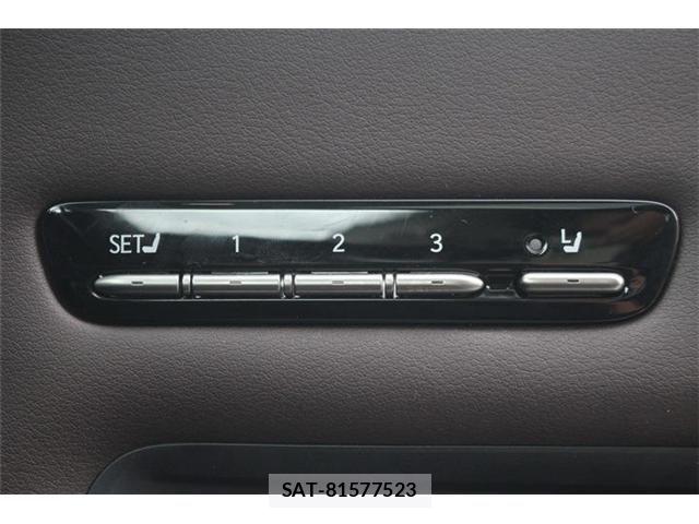 Lexus LS 2018-02 8336563-5