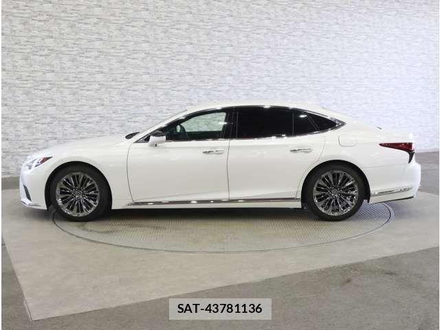 Lexus LS 2021-08 8366736-12