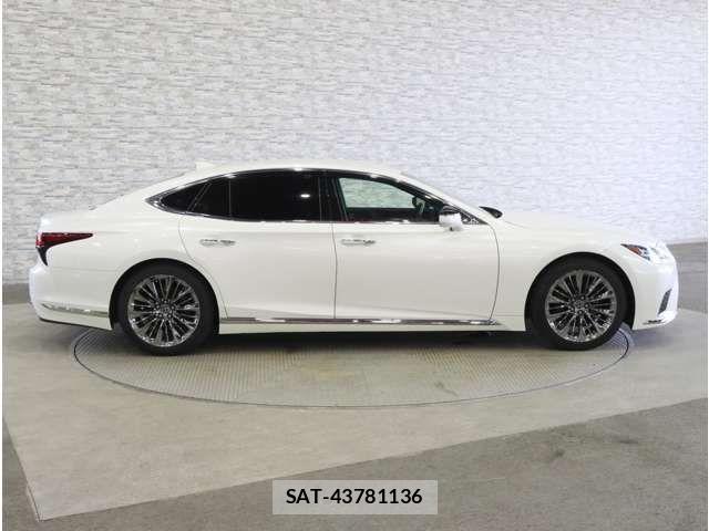 Lexus LS 2021-08 8366736-13