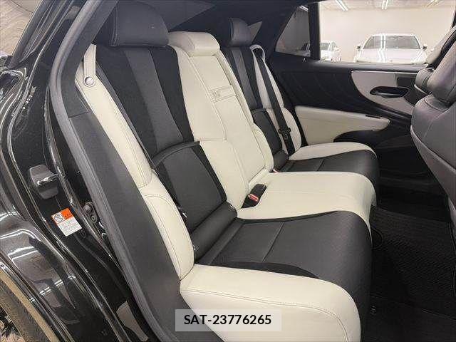 Lexus LS 2021-06 8366733-9