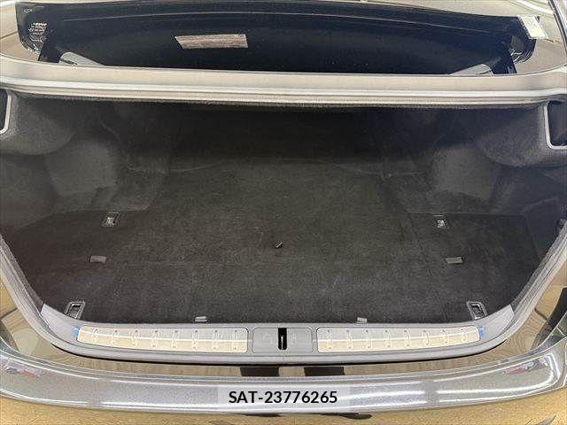 Lexus LS 2021-06 8366733-10