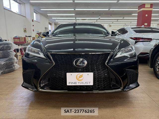 Lexus LS 2021-06 8366733-14