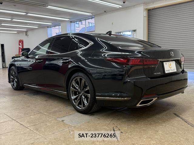Lexus LS 2021-06 8366733-19