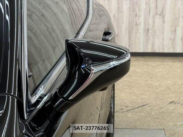 Lexus LS 2021-06 8366733-23