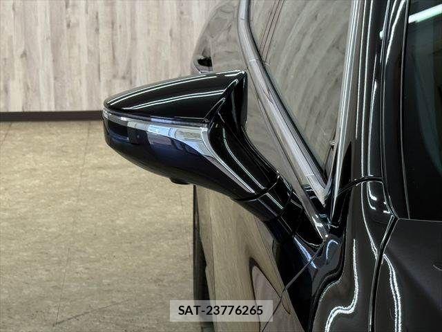 Lexus LS 2021-06 8366733-24