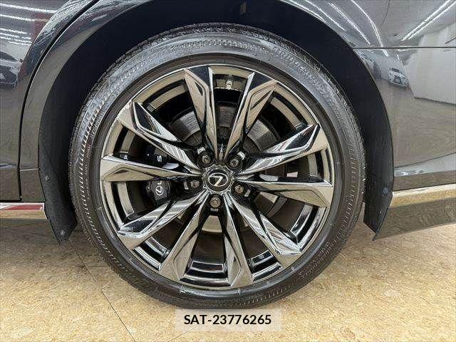Lexus LS 2021-06 8366733-27
