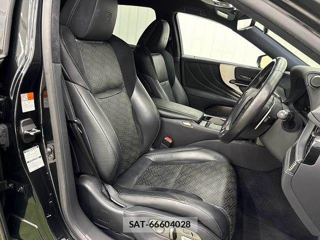 Lexus LS 2020-02 8485640-10