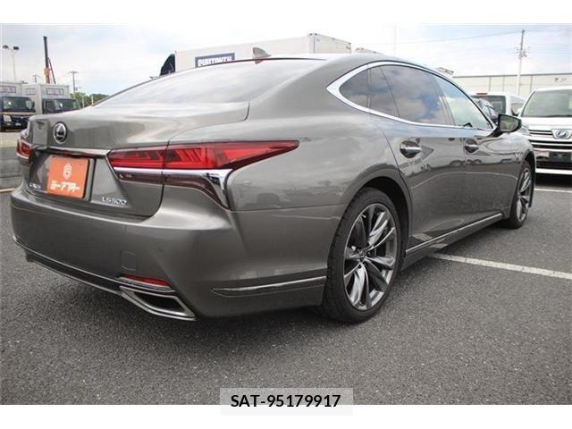Lexus LS 2018-02 8562448-13