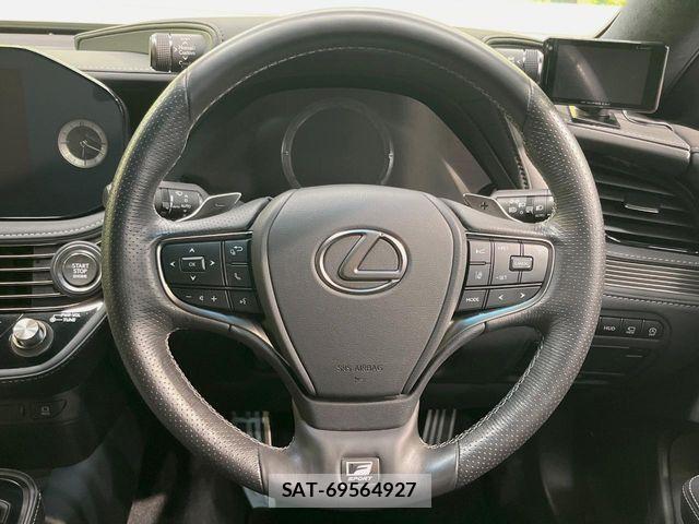 Lexus LS 2021-11 8743436-13