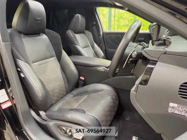 Lexus LS 2021-11 8743436-15