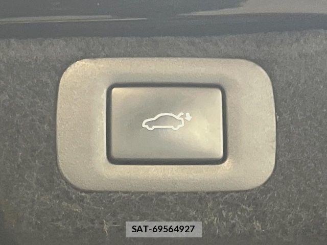 Lexus LS 2021-11 8743436-8