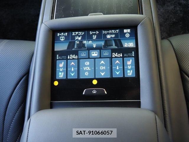 Lexus LS 2021-03 8743434-13