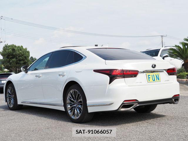 Lexus LS 2021-03 8743434-5