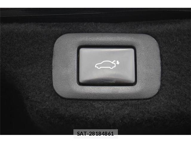 Lexus LS 2018-04 8796480-3