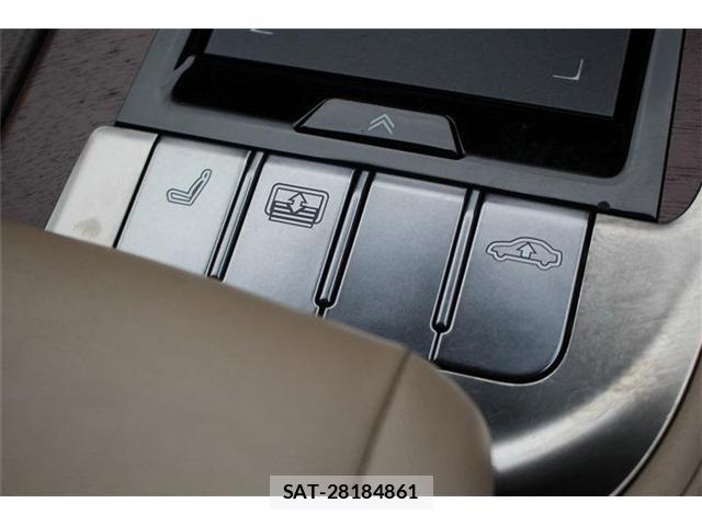 Lexus LS 2018-04 8796480-6