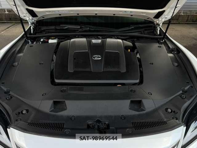 Lexus LS 2021-01 8796479-1