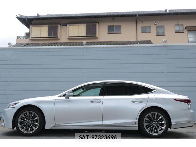 Lexus LS 2019-09 8880510-12