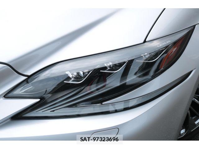 Lexus LS 2019-09 8880510-13
