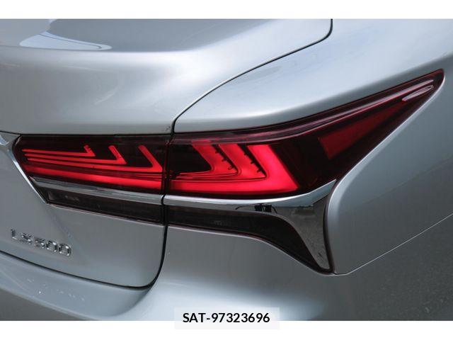 Lexus LS 2019-09 8880510-14