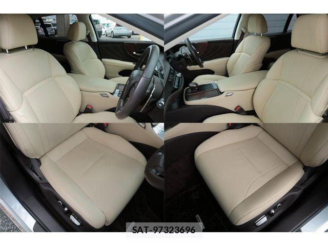 Lexus LS 2019-09 8880510-16