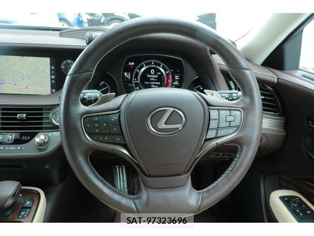 Lexus LS 2019-09 8880510-22