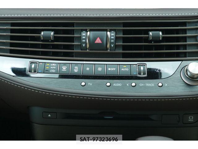 Lexus LS 2019-09 8880510-23