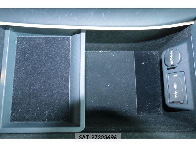 Lexus LS 2019-09 8880510-26