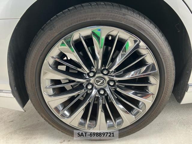 Lexus LS 2017-12 8880514-10