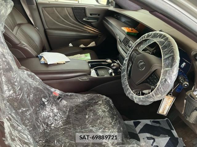 Lexus LS 2017-12 8880514-11
