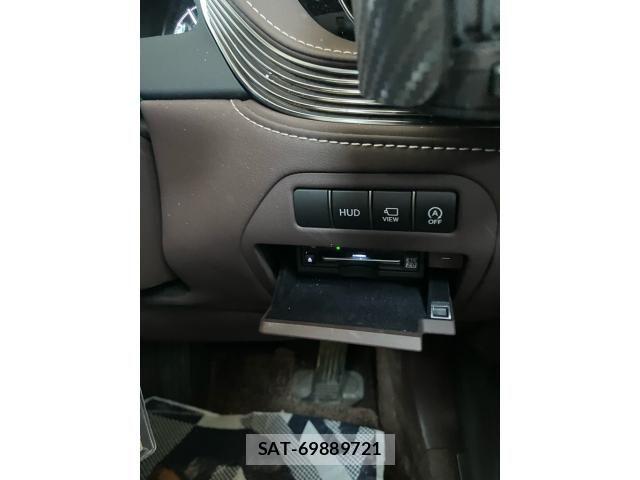 Lexus LS 2017-12 8880514-20