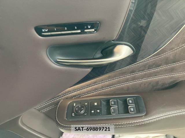 Lexus LS 2017-12 8880514-23