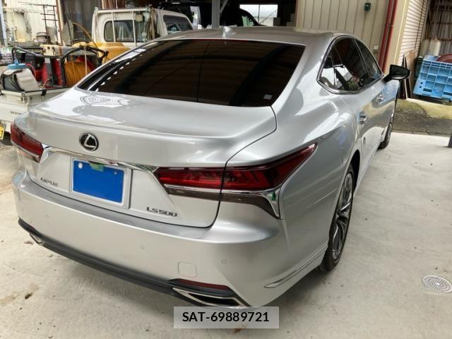 Lexus LS 2017-12 8880514-5