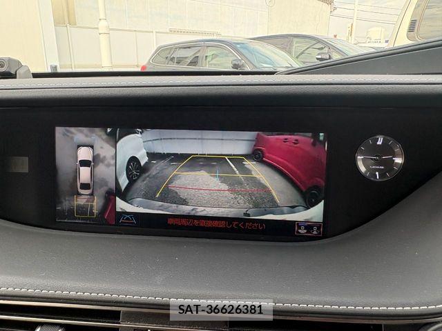 Lexus LS 2019-09 8880512-10