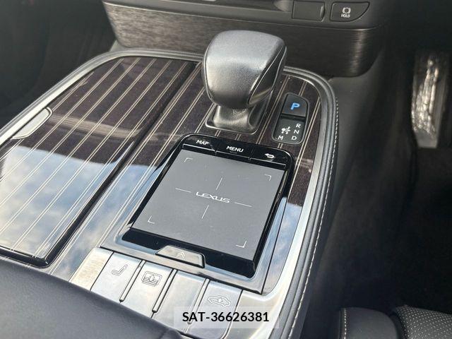 Lexus LS 2019-09 8880512-13