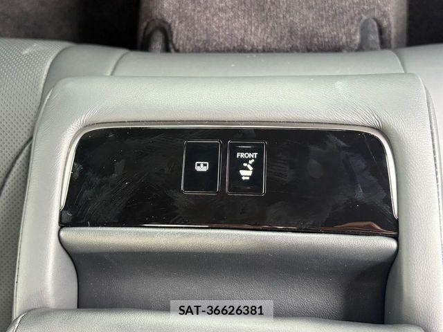 Lexus LS 2019-09 8880512-15