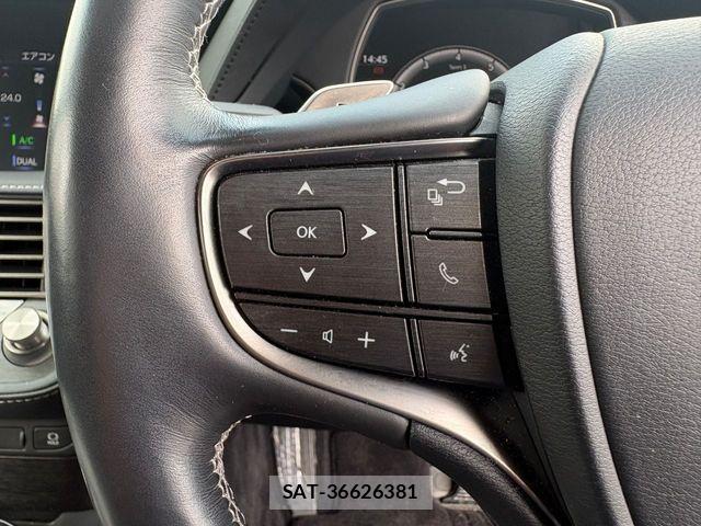 Lexus LS 2019-09 8880512-16