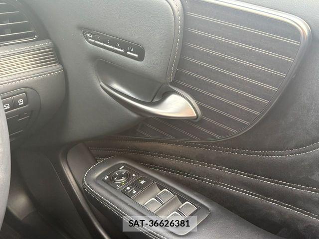 Lexus LS 2019-09 8880512-18
