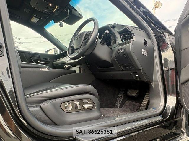 Lexus LS 2019-09 8880512-19