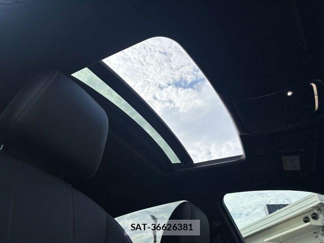 Lexus LS 2019-09 8880512-21