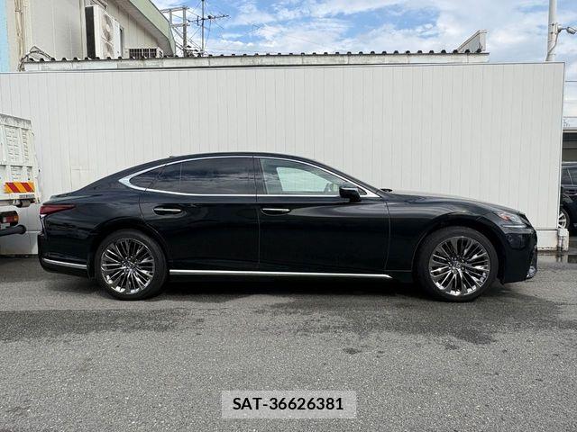 Lexus LS 2019-09 8880512-25