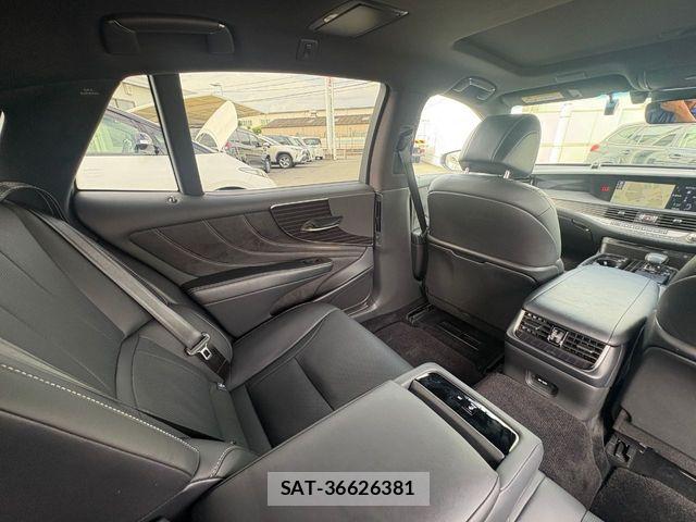 Lexus LS 2019-09 8880512-6