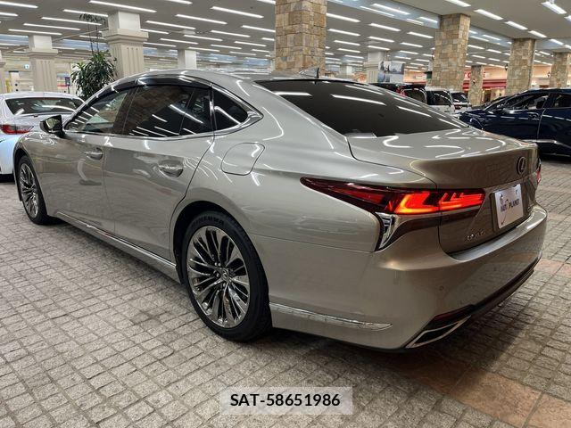 Lexus LS 2018-06 8883848-9