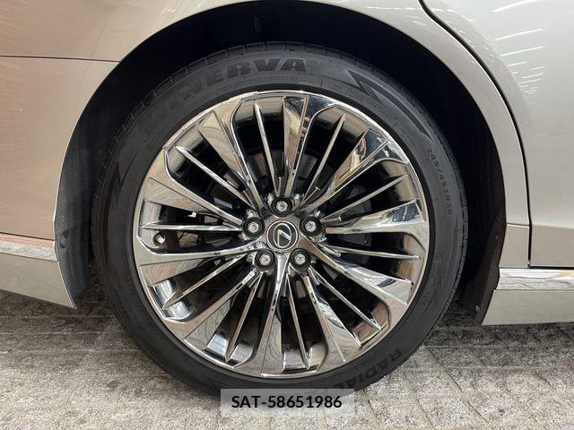 Lexus LS 2018-06 8883848-10