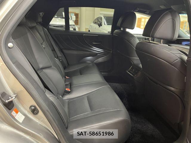 Lexus LS 2018-06 8883848-4