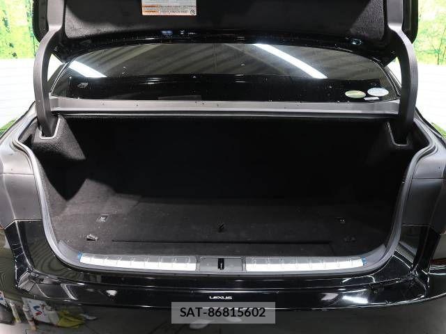 Lexus LS 2018-01 834718-10