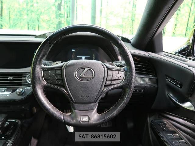 Lexus LS 2018-01 834718-11