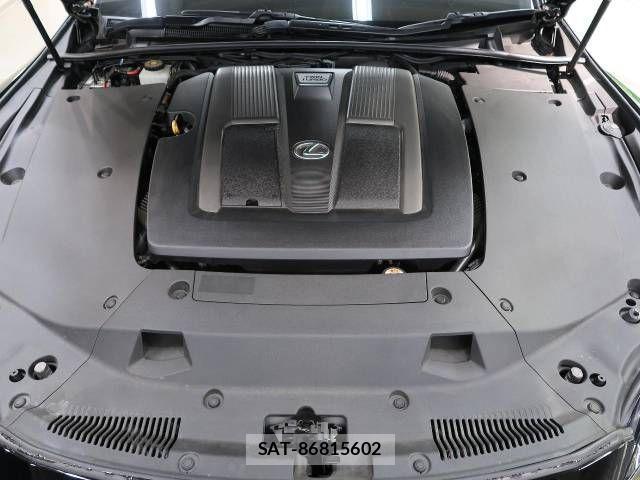 Lexus LS 2018-01 834718-18