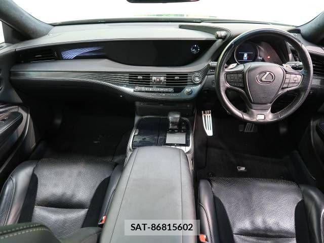 Lexus LS 2018-01 834718-1